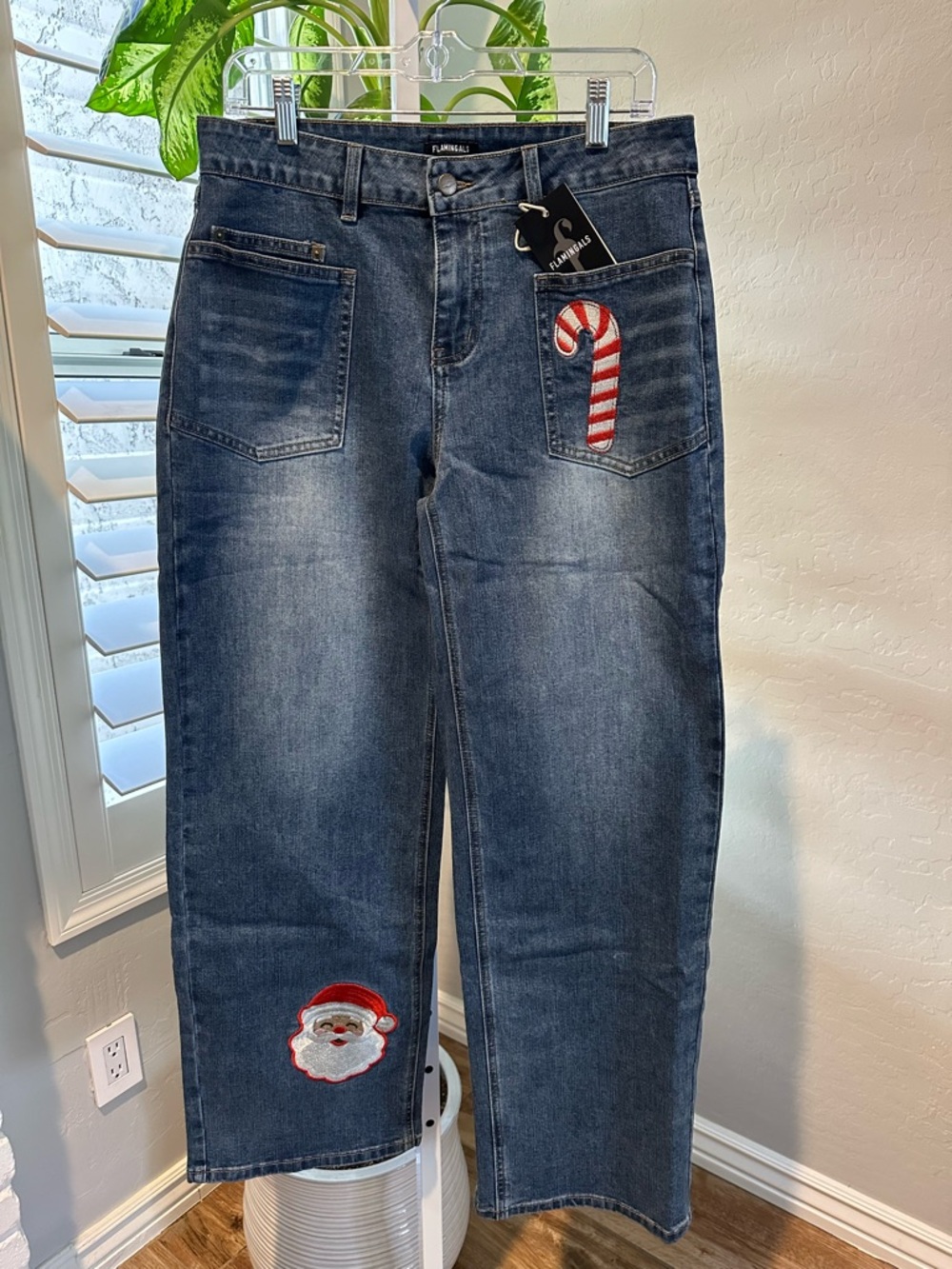 Flamingals Christmas Santa Pattern Embroidered Patch Pocket Jeans Large NWT - Picture 8 of 10